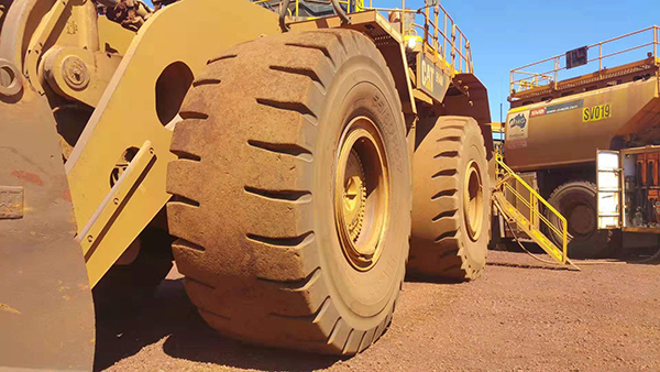麻将胡了工程师赴澳大利亚FMG考察55/80R57装载机工程机械轮胎的运行情况